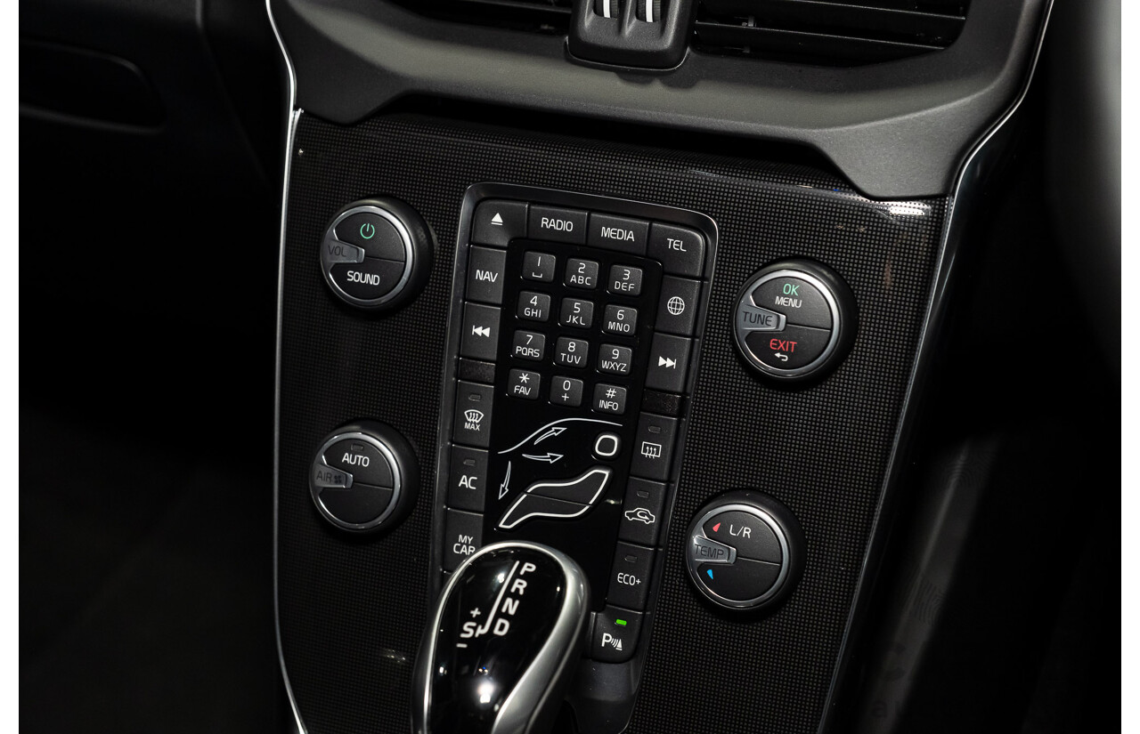 9/2017 Volvo V40 T3 Kinetic M MY16 5d Hatchback Metallic Grey Turbo 1.5L