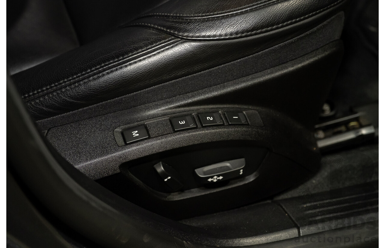 9/2017 Volvo V40 T3 Kinetic M MY16 5d Hatchback Metallic Grey Turbo 1.5L