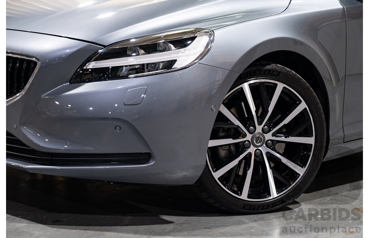 9/2017 Volvo V40 T3 Kinetic M MY16 5d Hatchback Metallic Grey Turbo 1.5L