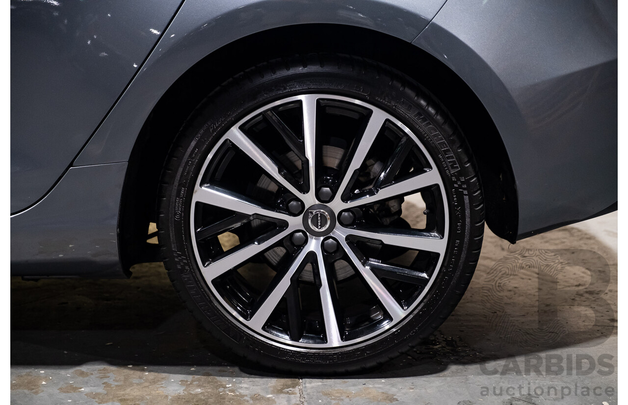 9/2017 Volvo V40 T3 Kinetic M MY16 5d Hatchback Metallic Grey Turbo 1.5L