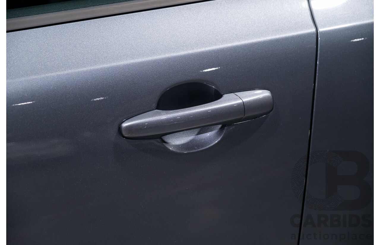 9/2017 Volvo V40 T3 Kinetic M MY16 5d Hatchback Metallic Grey Turbo 1.5L