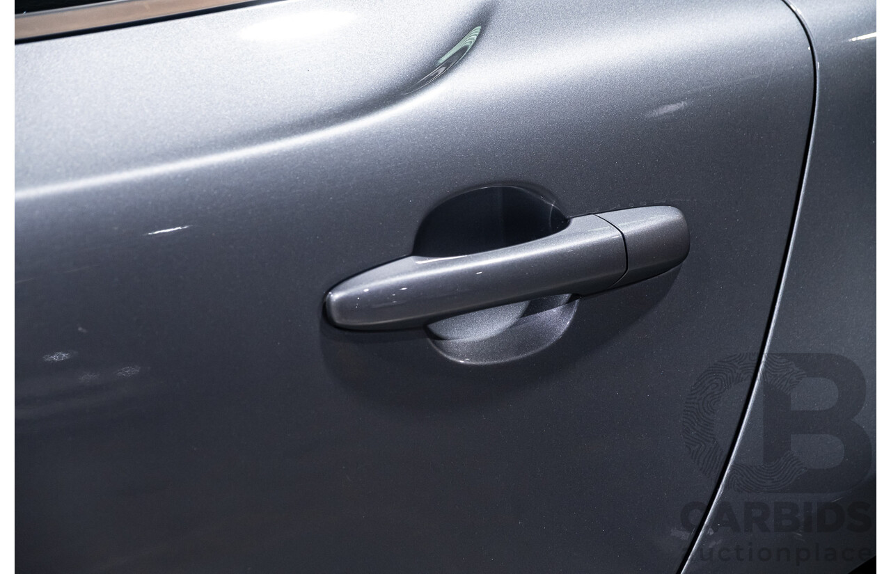 9/2017 Volvo V40 T3 Kinetic M MY16 5d Hatchback Metallic Grey Turbo 1.5L