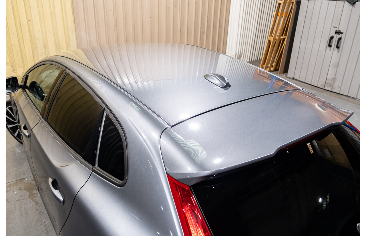 9/2017 Volvo V40 T3 Kinetic M MY16 5d Hatchback Metallic Grey Turbo 1.5L