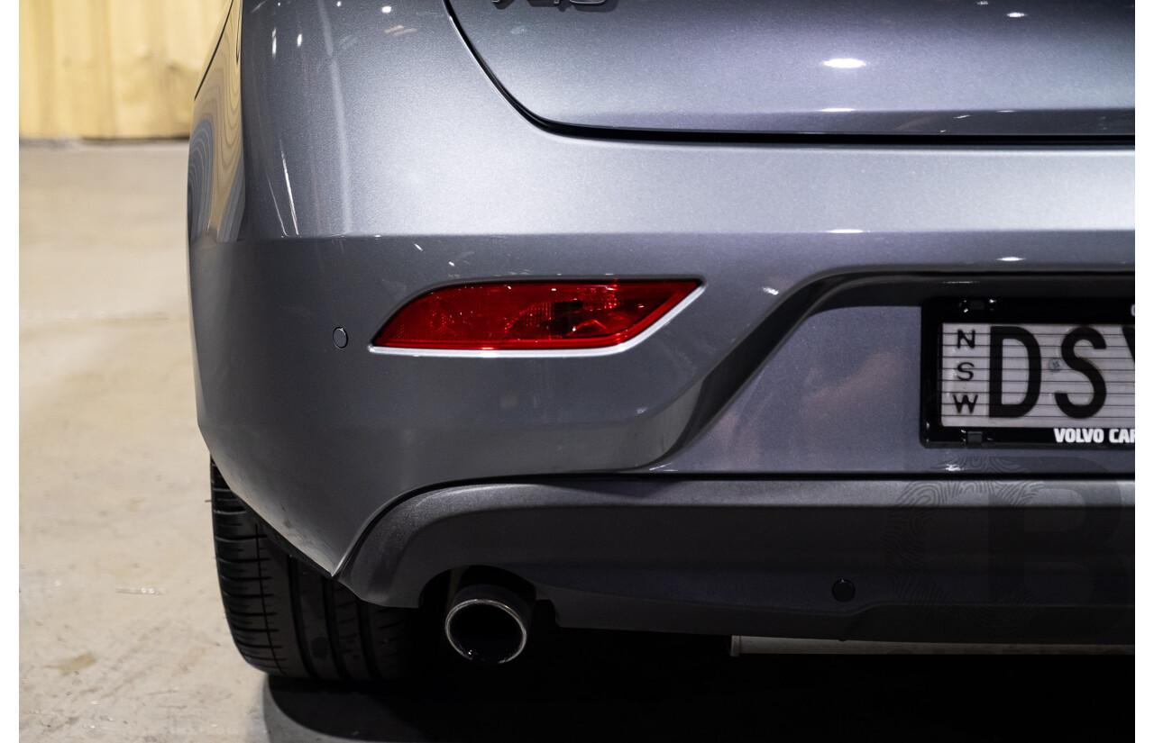 9/2017 Volvo V40 T3 Kinetic M MY16 5d Hatchback Metallic Grey Turbo 1.5L