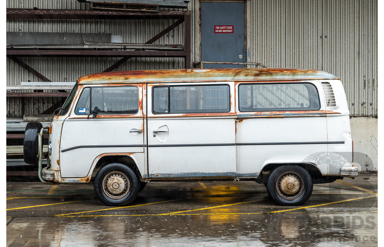 6/1975 Volkswagen Kombi Type 2 T2 Microbus Transporter Van White 1.8L
