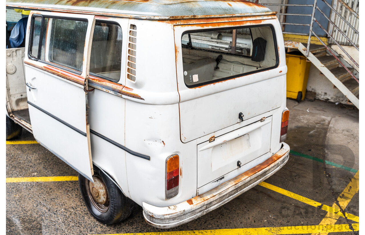 6/1975 Volkswagen Kombi Type 2 T2 Microbus Transporter Van White 1.8L