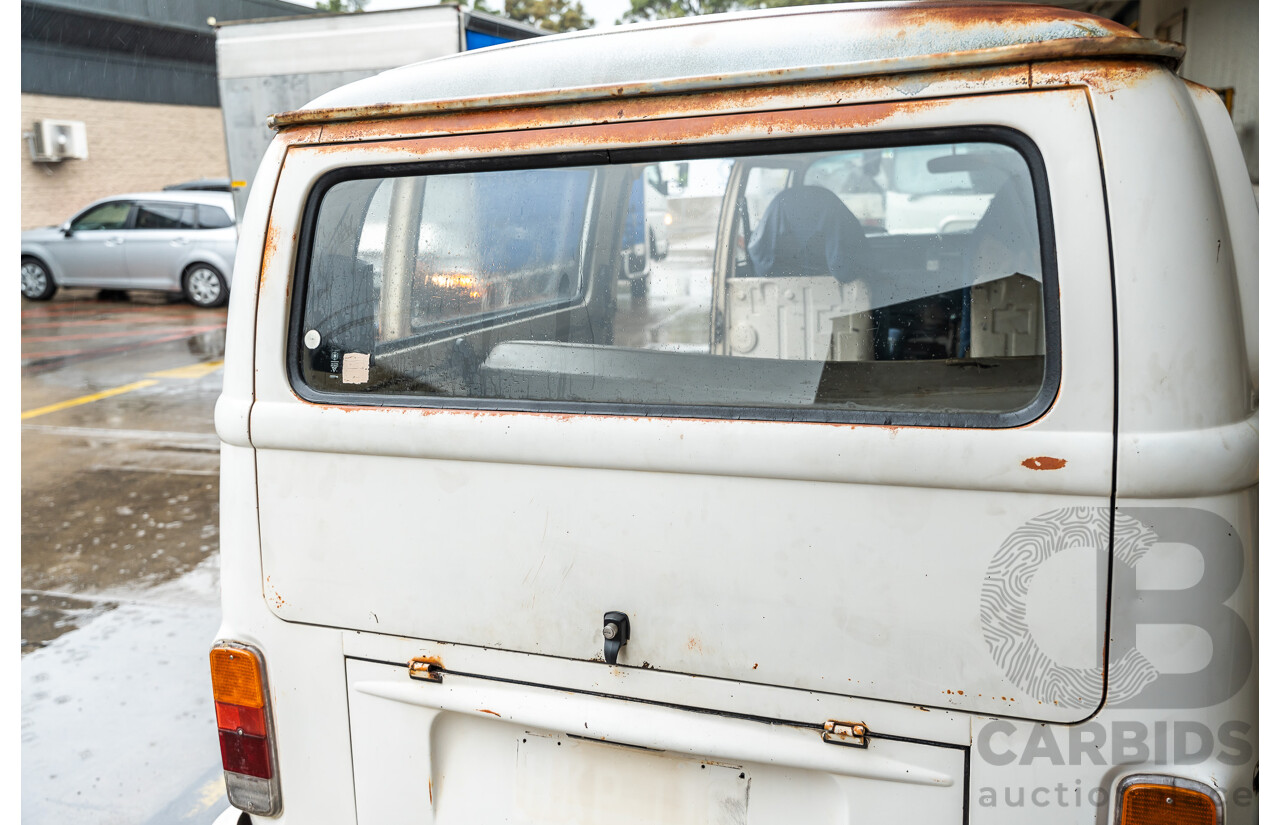 6/1975 Volkswagen Kombi Type 2 T2 Microbus Transporter Van White 1.8L