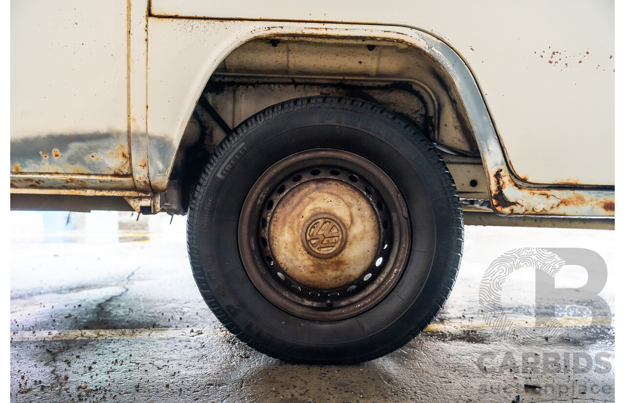 6/1975 Volkswagen Kombi Type 2 T2 Microbus Transporter Van White 1.8L