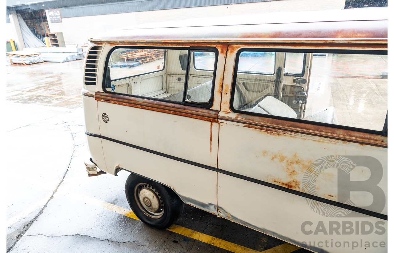 6/1975 Volkswagen Kombi Type 2 T2 Microbus Transporter Van White 1.8L