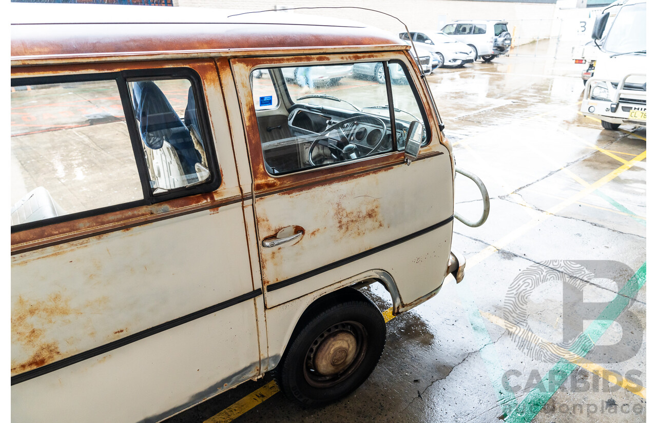 6/1975 Volkswagen Kombi Type 2 T2 Microbus Transporter Van White 1.8L