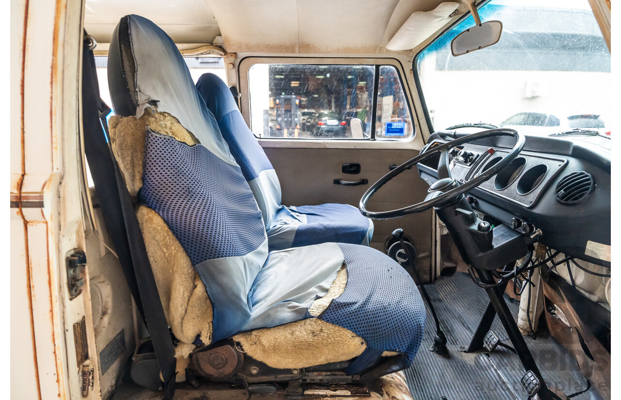 6/1975 Volkswagen Kombi Type 2 T2 Microbus Transporter Van White 1.8L