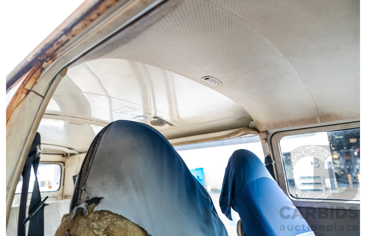 6/1975 Volkswagen Kombi Type 2 T2 Microbus Transporter Van White 1.8L