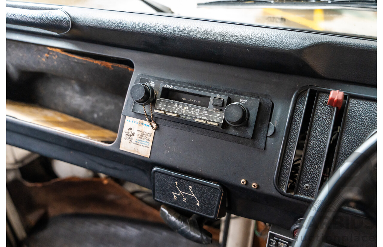 6/1975 Volkswagen Kombi Type 2 T2 Microbus Transporter Van White 1.8L