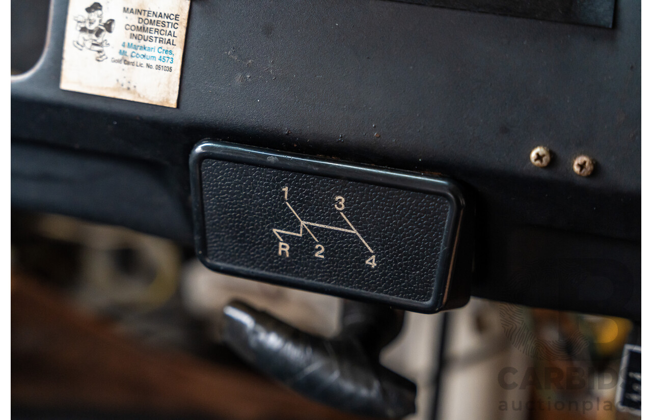 6/1975 Volkswagen Kombi Type 2 T2 Microbus Transporter Van White 1.8L