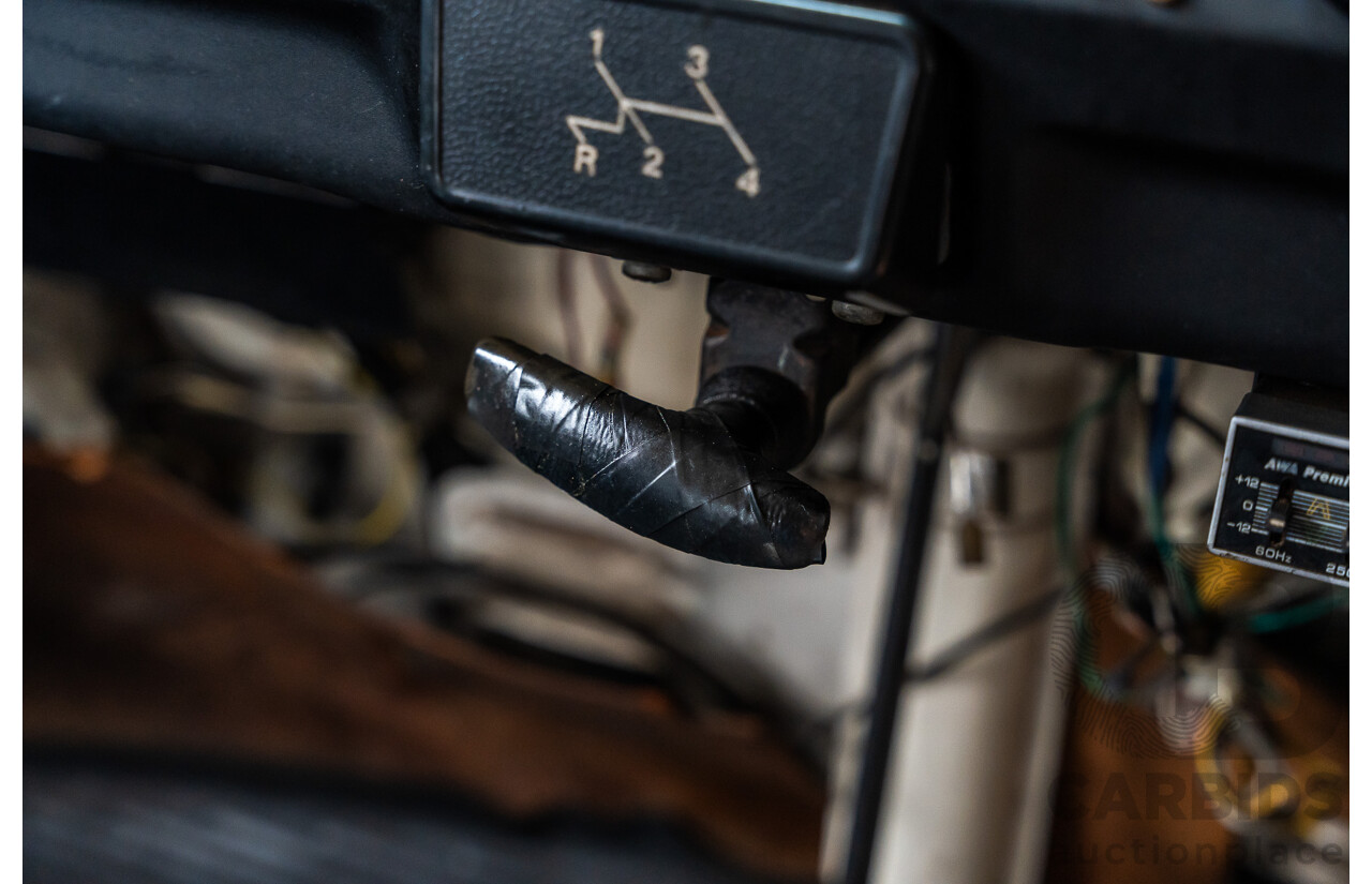 6/1975 Volkswagen Kombi Type 2 T2 Microbus Transporter Van White 1.8L