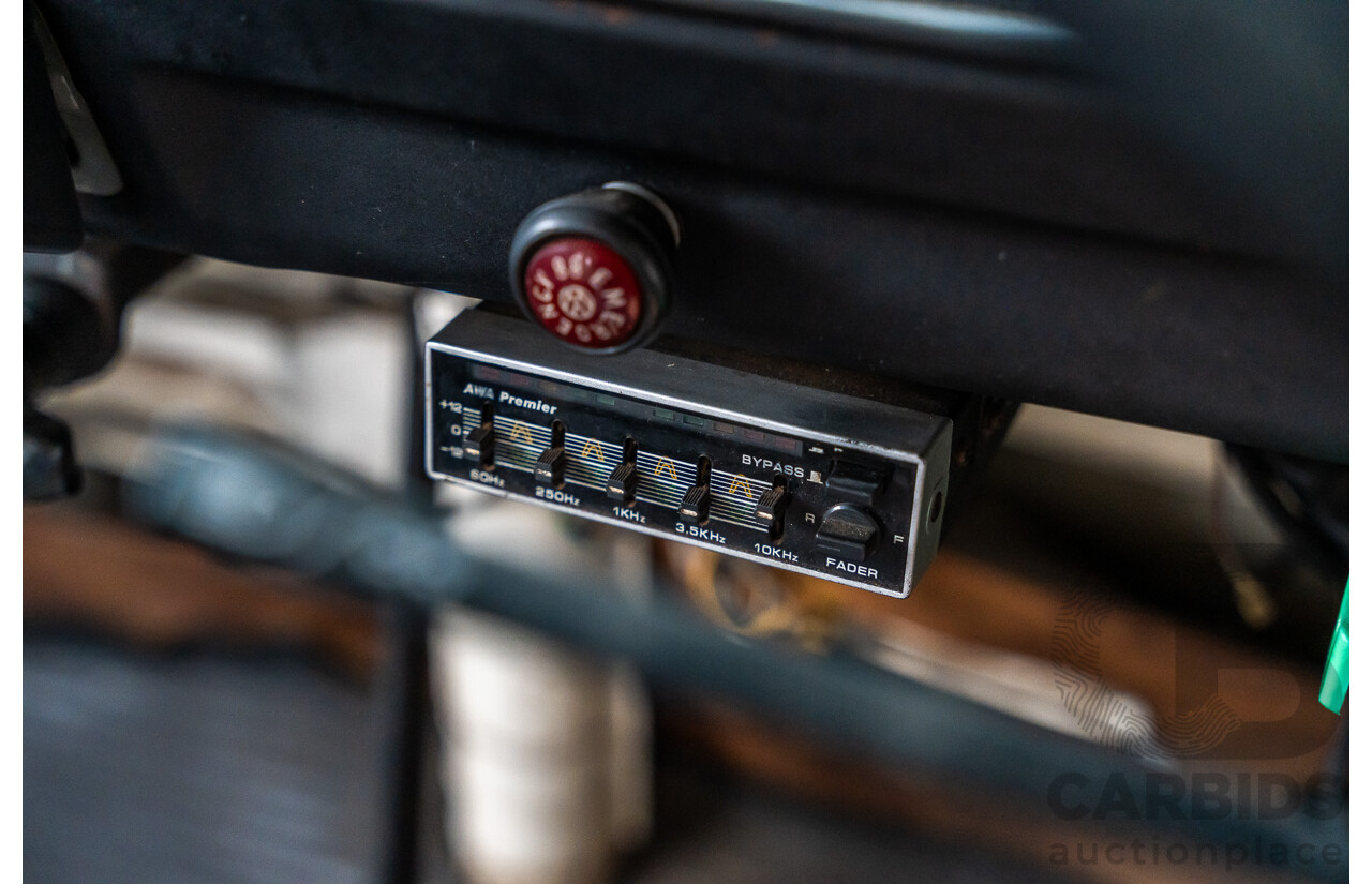 6/1975 Volkswagen Kombi Type 2 T2 Microbus Transporter Van White 1.8L