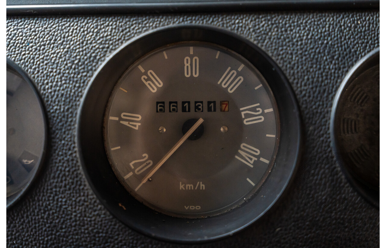 6/1975 Volkswagen Kombi Type 2 T2 Microbus Transporter Van White 1.8L