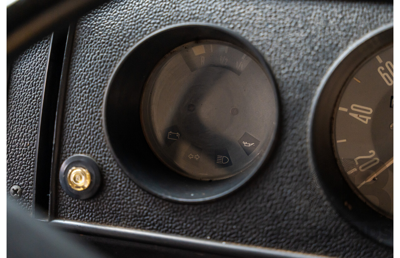 6/1975 Volkswagen Kombi Type 2 T2 Microbus Transporter Van White 1.8L