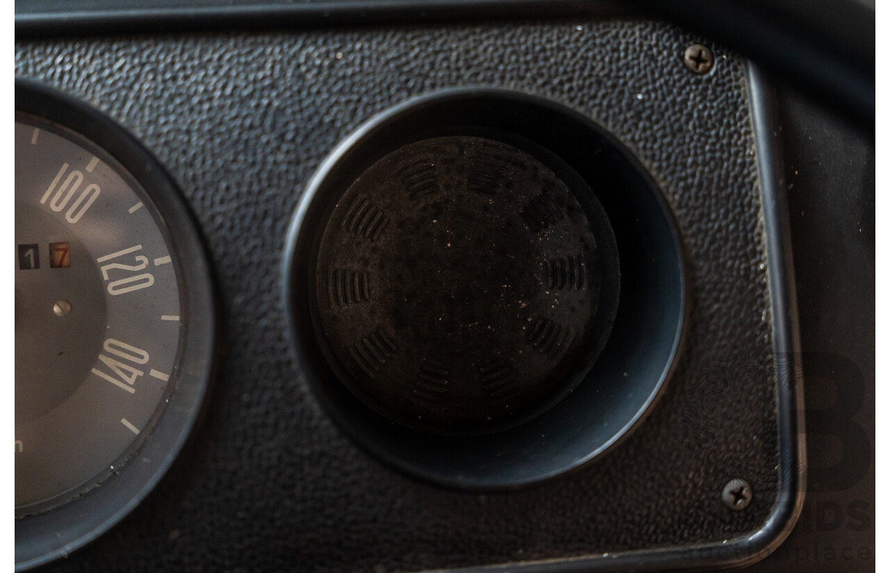 6/1975 Volkswagen Kombi Type 2 T2 Microbus Transporter Van White 1.8L