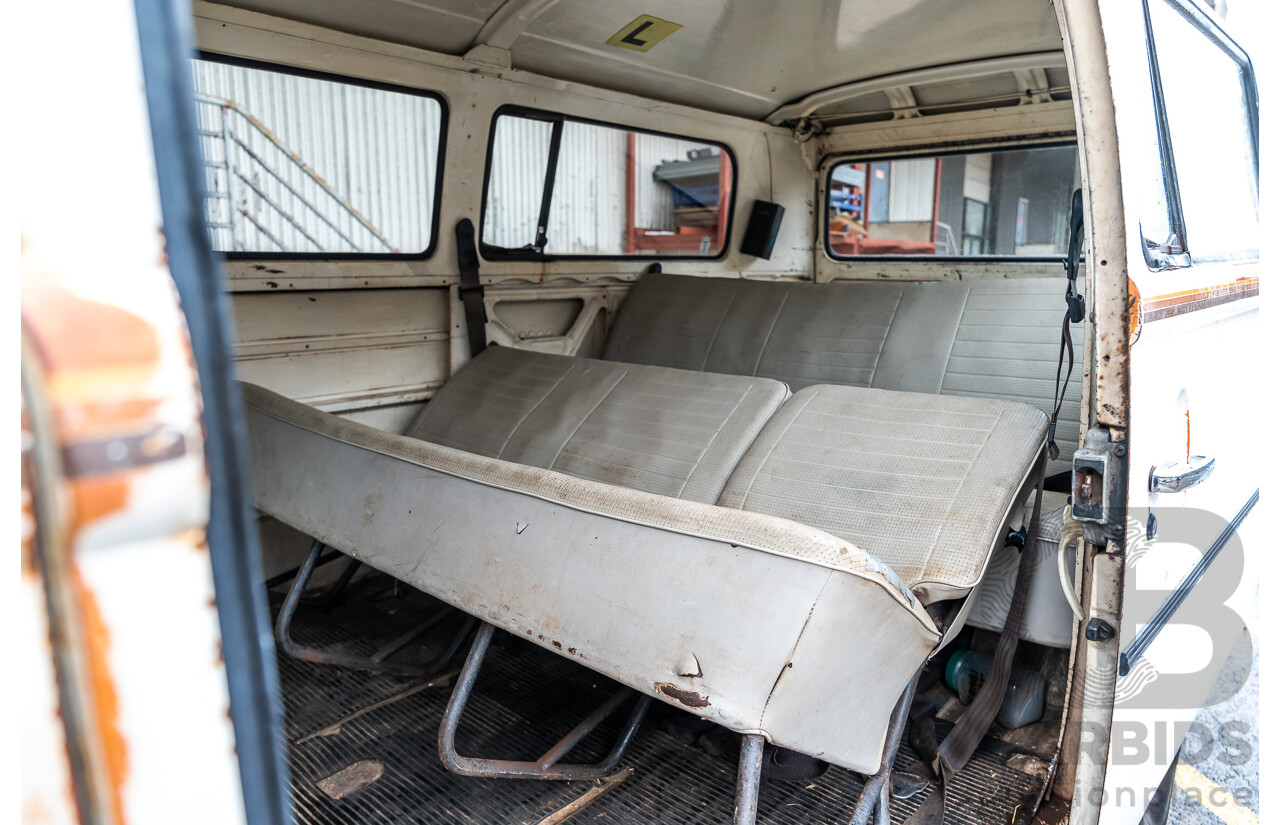 6/1975 Volkswagen Kombi Type 2 T2 Microbus Transporter Van White 1.8L