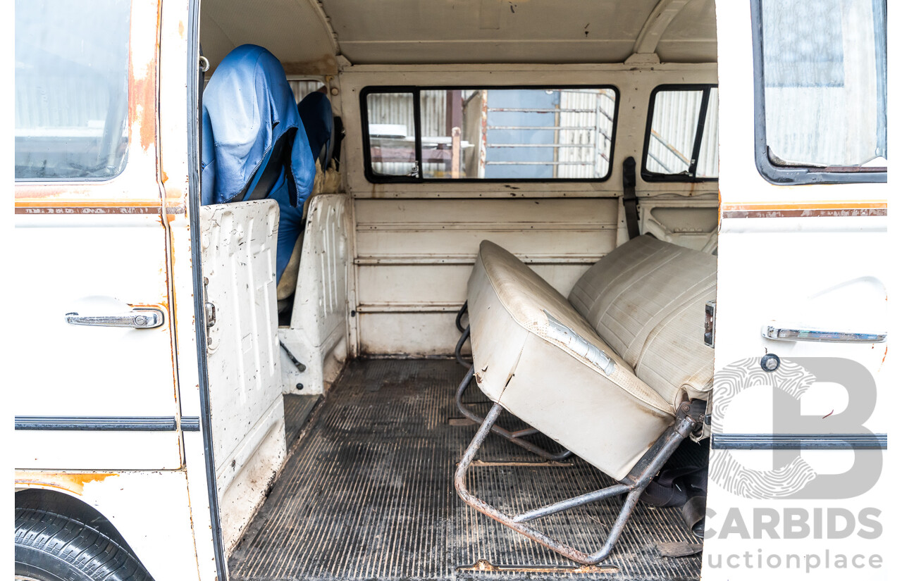 6/1975 Volkswagen Kombi Type 2 T2 Microbus Transporter Van White 1.8L