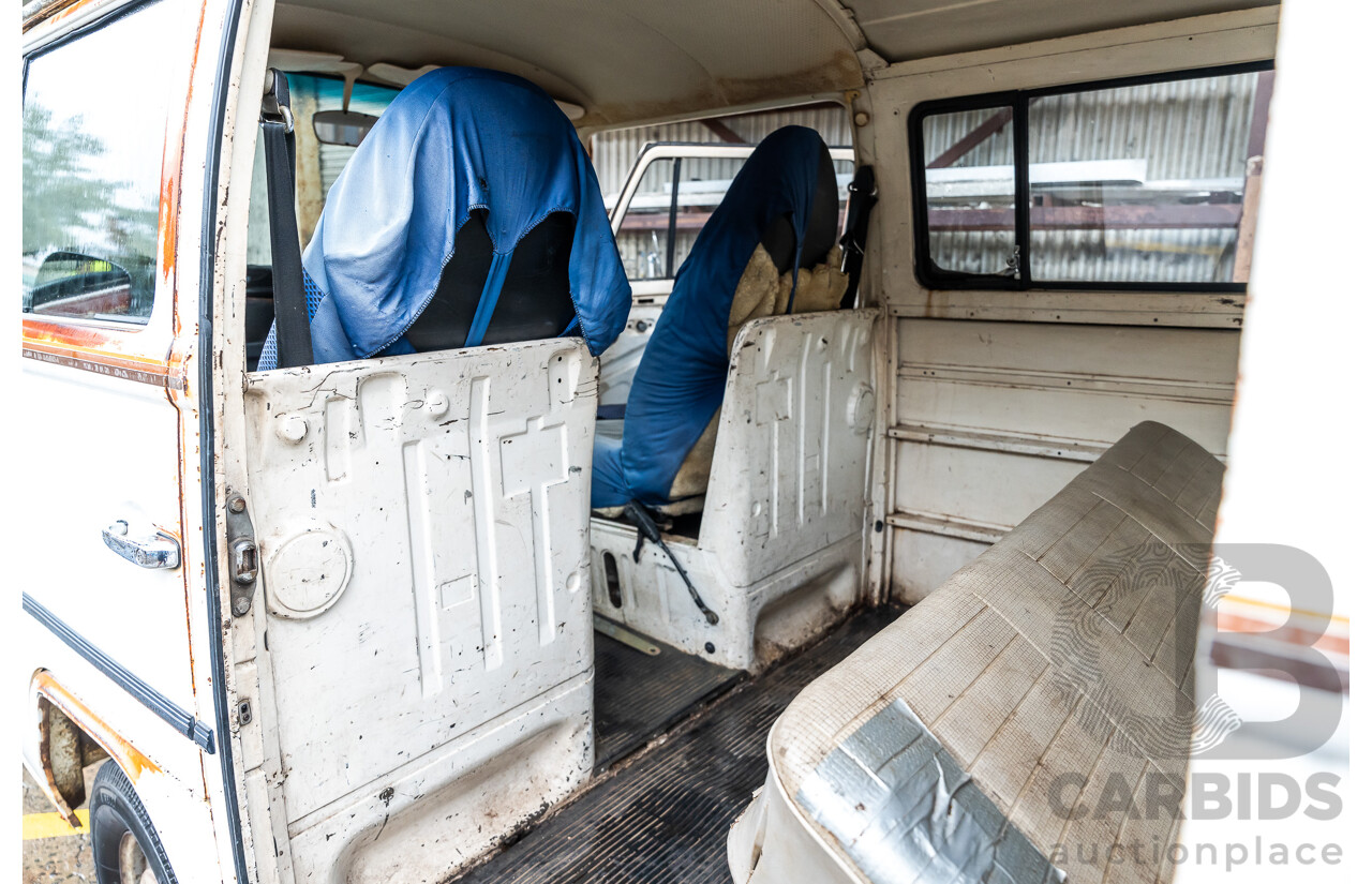 6/1975 Volkswagen Kombi Type 2 T2 Microbus Transporter Van White 1.8L
