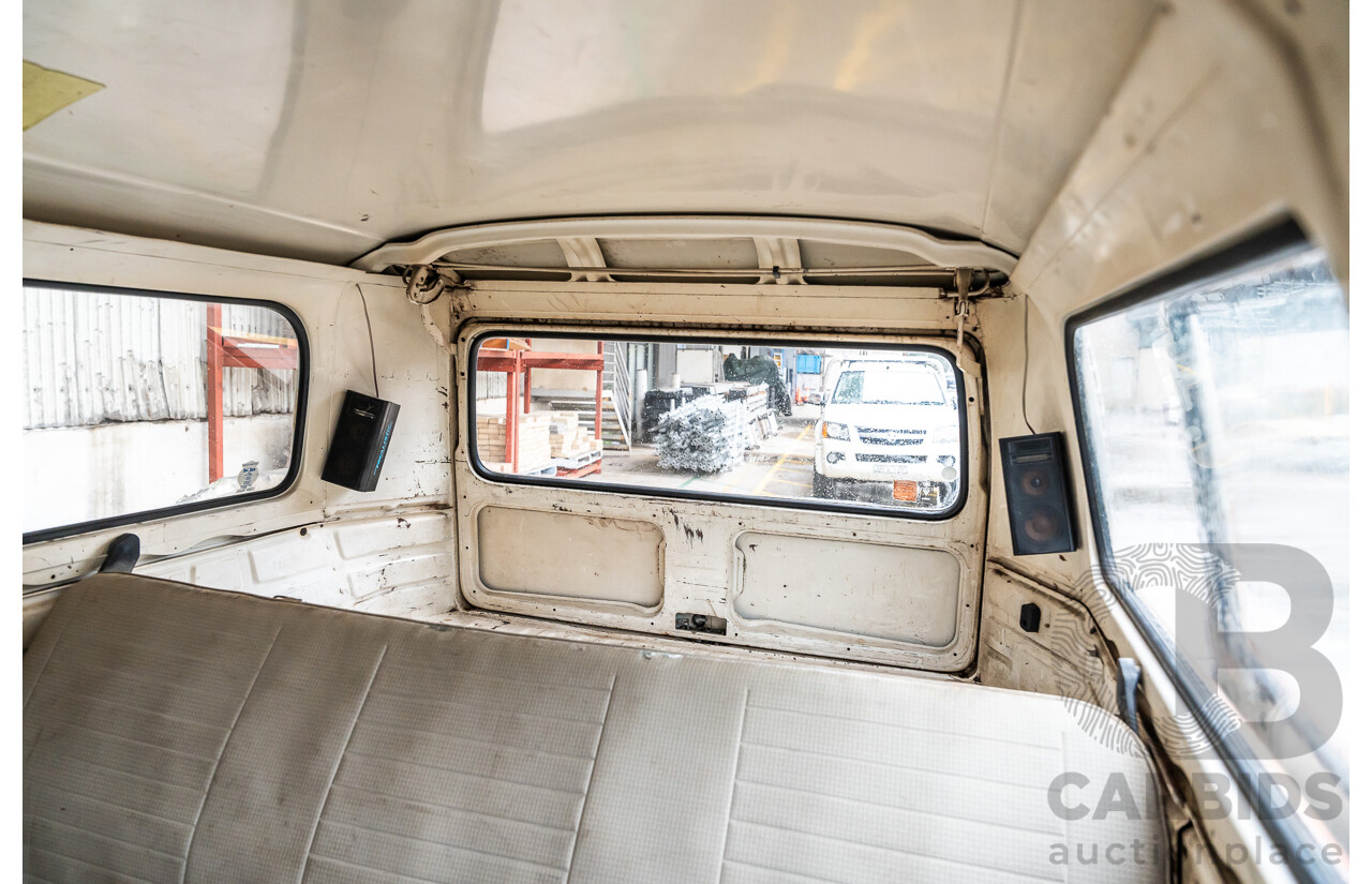 6/1975 Volkswagen Kombi Type 2 T2 Microbus Transporter Van White 1.8L
