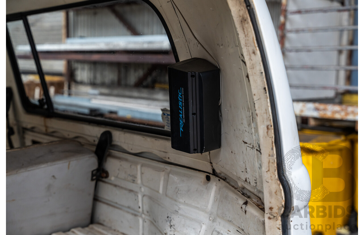 6/1975 Volkswagen Kombi Type 2 T2 Microbus Transporter Van White 1.8L