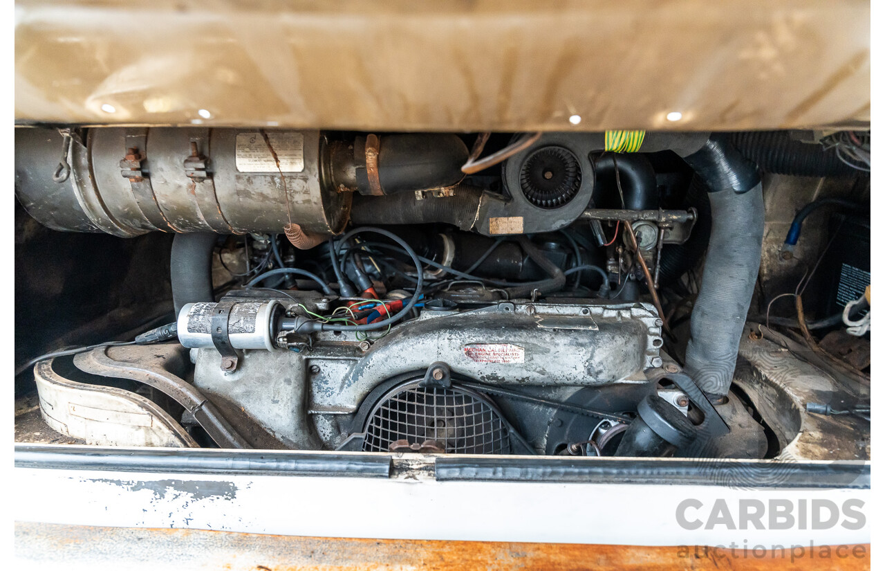 6/1975 Volkswagen Kombi Type 2 T2 Microbus Transporter Van White 1.8L