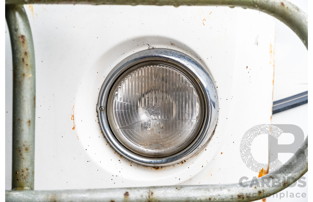 6/1975 Volkswagen Kombi Type 2 T2 Microbus Transporter Van White 1.8L