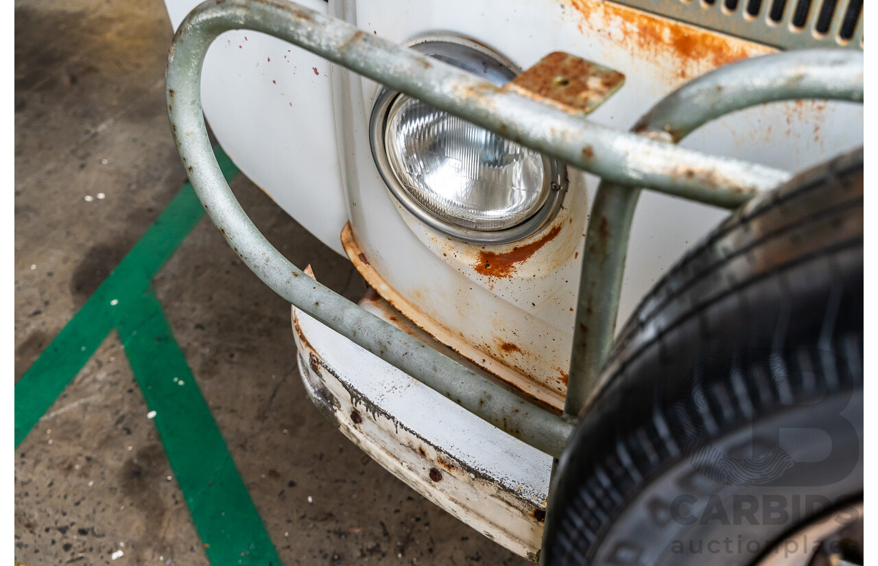 6/1975 Volkswagen Kombi Type 2 T2 Microbus Transporter Van White 1.8L