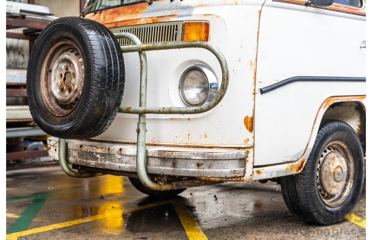 6/1975 Volkswagen Kombi Type 2 T2 Microbus Transporter Van White 1.8L