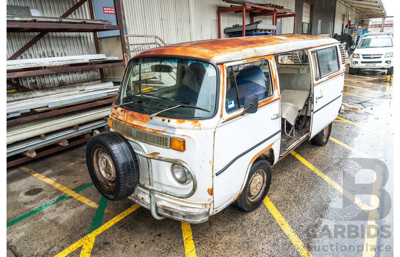 6/1975 Volkswagen Kombi Type 2 T2 Microbus Transporter Van White 1.8L