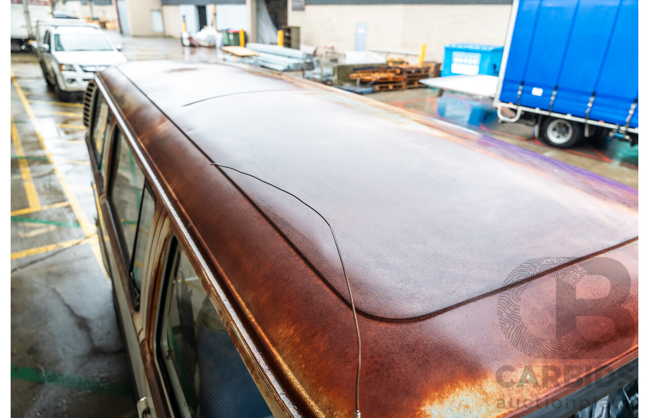 6/1975 Volkswagen Kombi Type 2 T2 Microbus Transporter Van White 1.8L