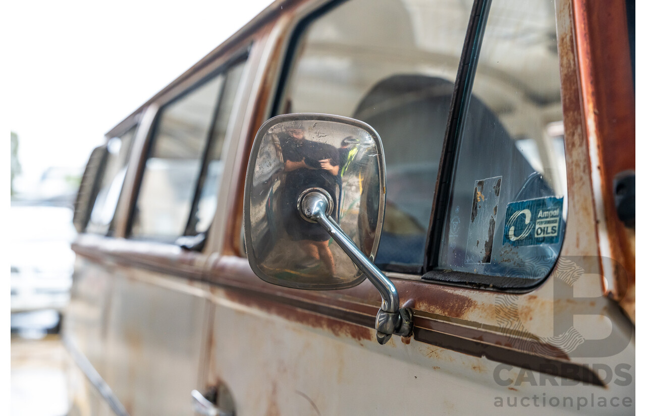 6/1975 Volkswagen Kombi Type 2 T2 Microbus Transporter Van White 1.8L