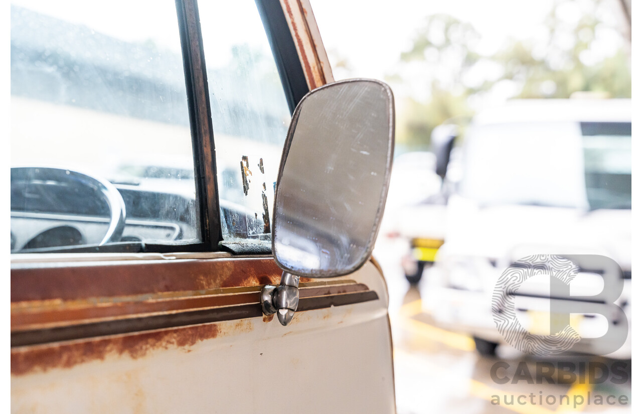 6/1975 Volkswagen Kombi Type 2 T2 Microbus Transporter Van White 1.8L