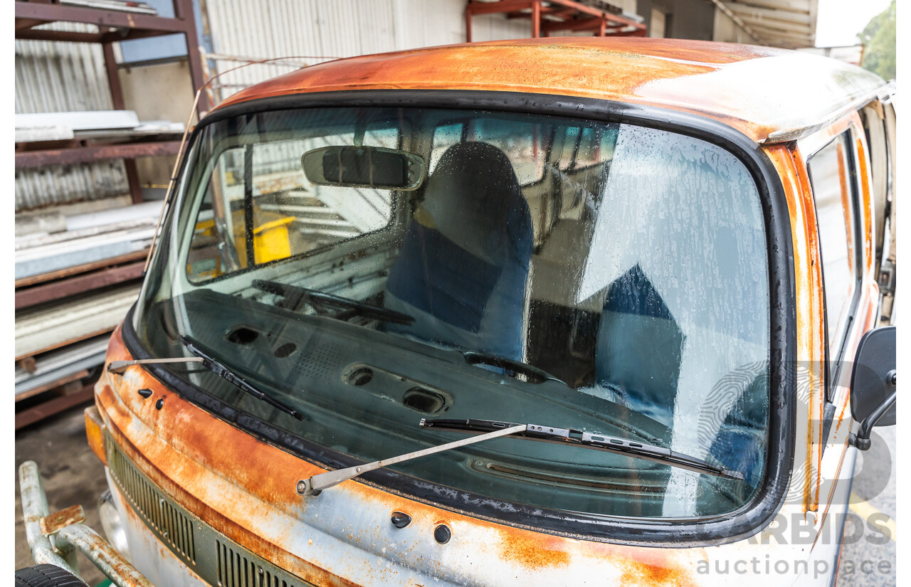 6/1975 Volkswagen Kombi Type 2 T2 Microbus Transporter Van White 1.8L