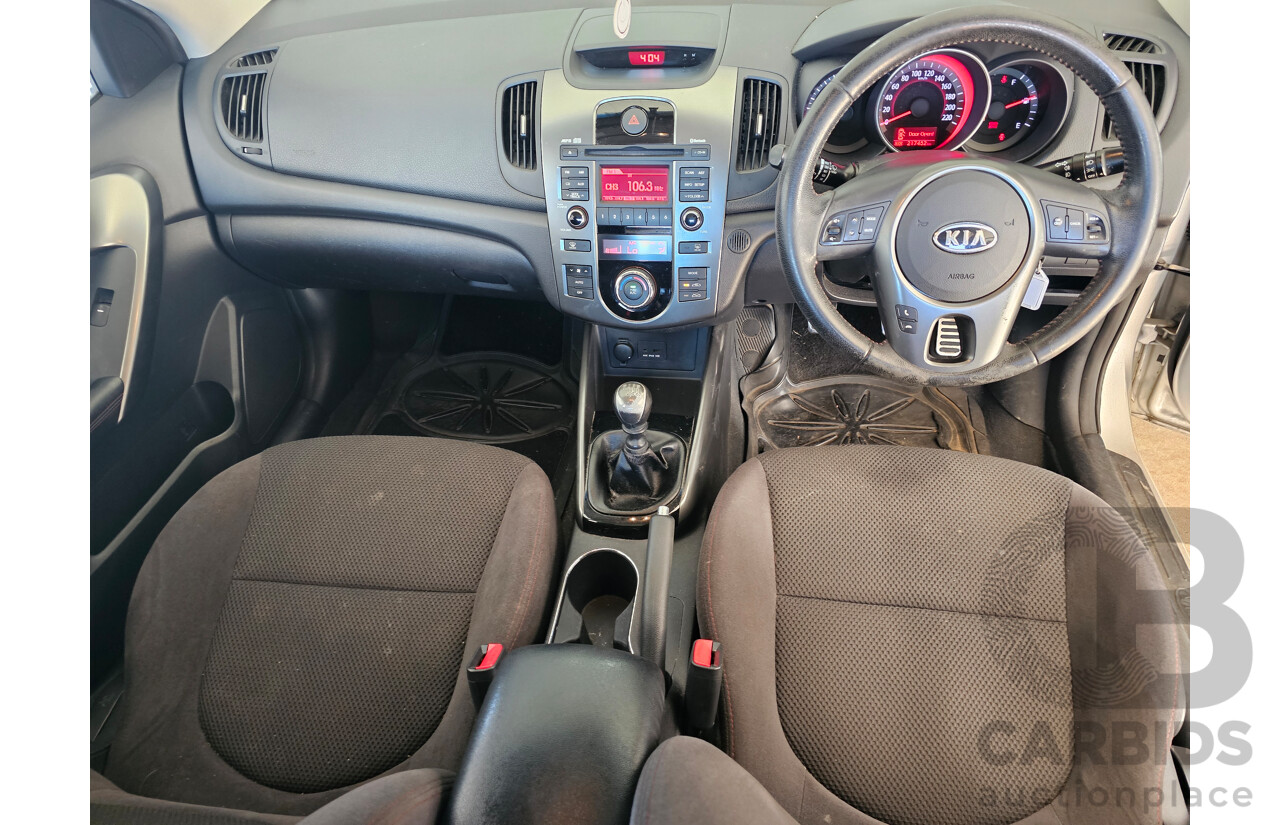 11/2010 Kia Cerato SLi TD MY11 5d Hatchback Silver  2.0L