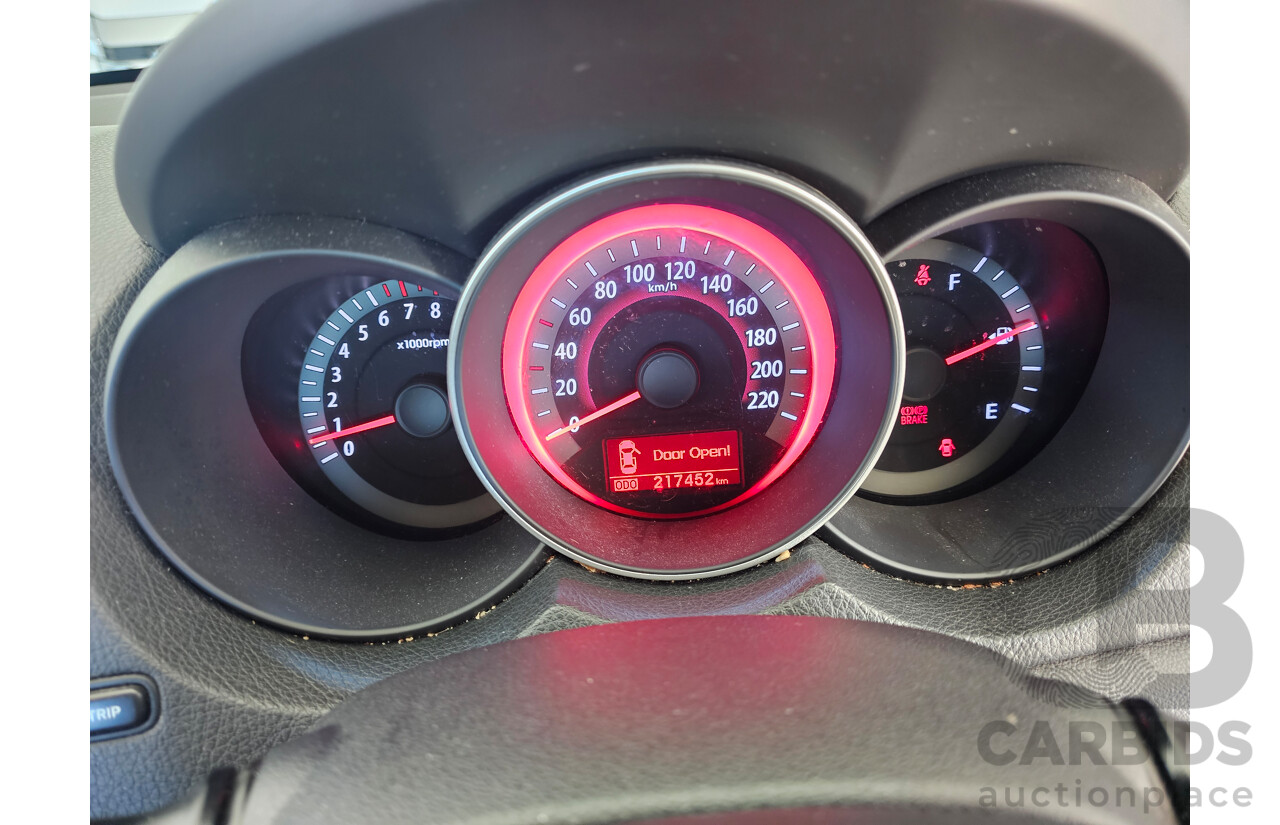 11/2010 Kia Cerato SLi TD MY11 5d Hatchback Silver  2.0L