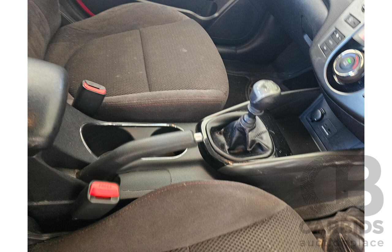 11/2010 Kia Cerato SLi TD MY11 5d Hatchback Silver  2.0L