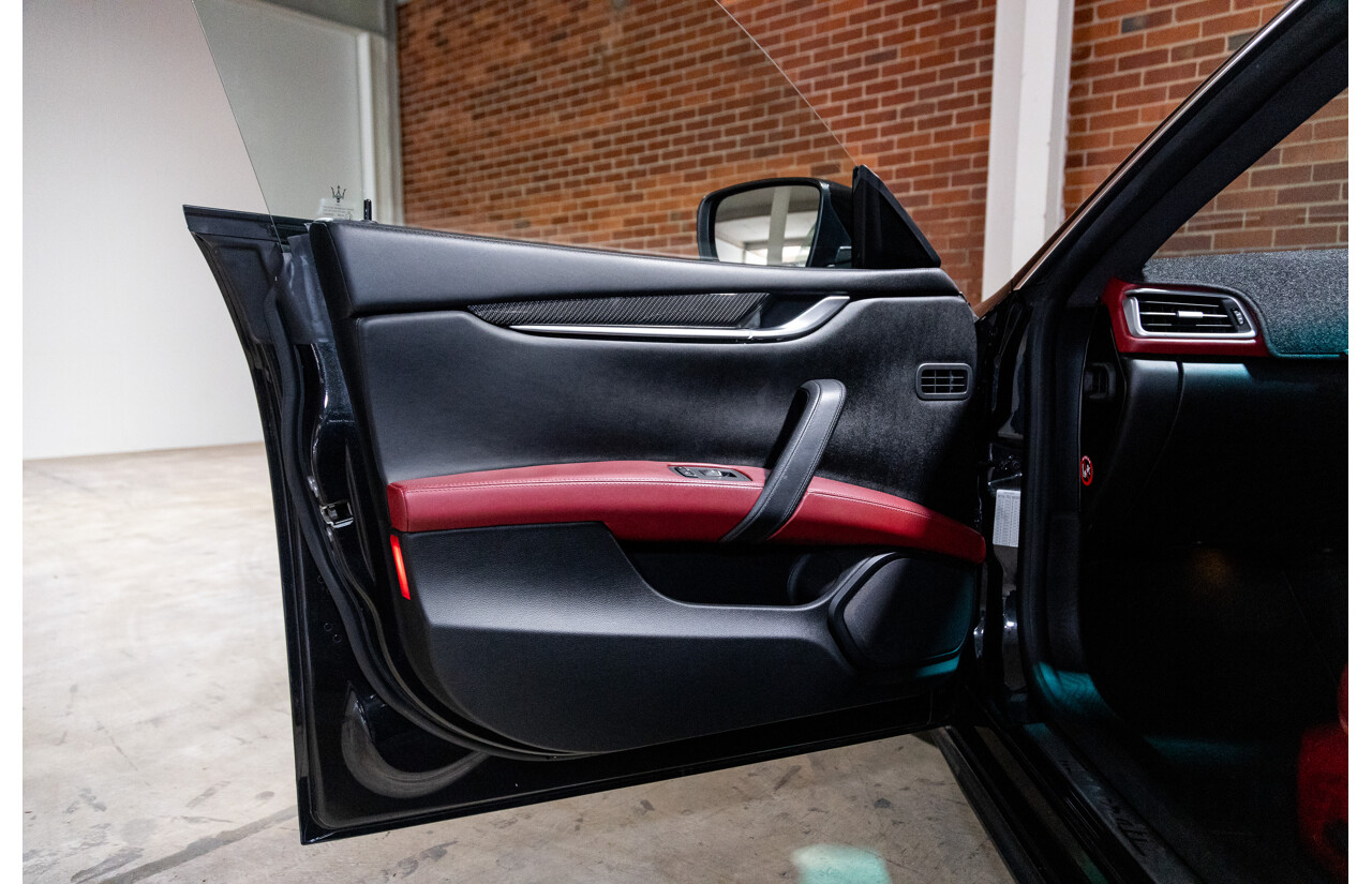 5/2015 Maserati Ghibli D M157 4d Sedan Metallic Black Turbo Diesel V6 3.0L