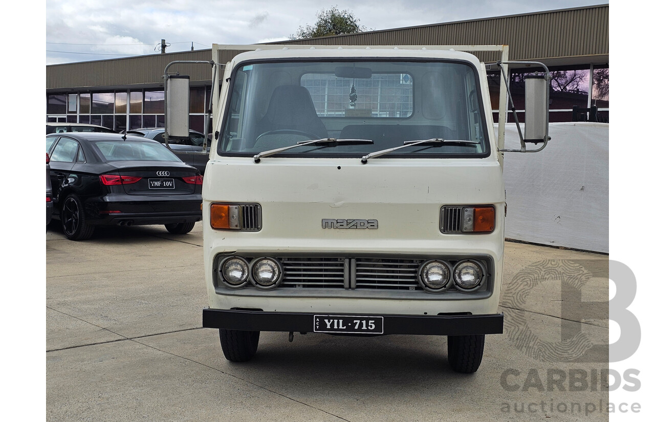 1/1977 Mazda E2000 2000kg 4M  Tray White 2.0L