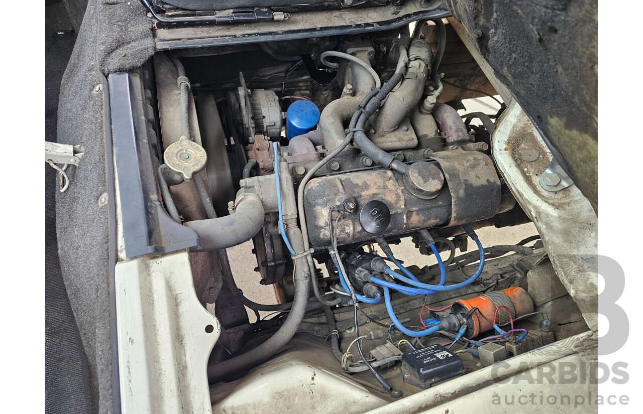 1/1977 Mazda E2000 2000kg 4M  Tray White 2.0L