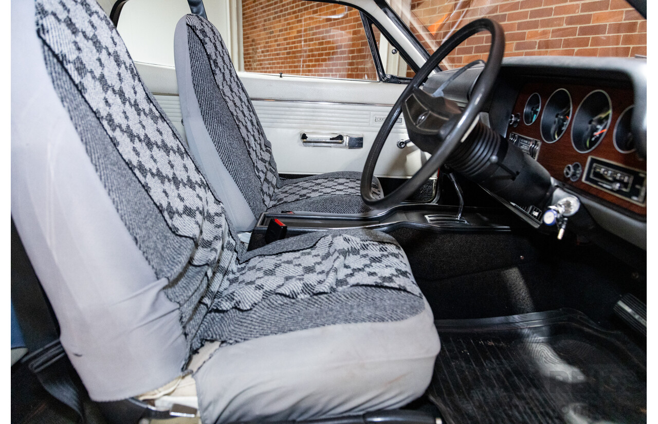 1/1972 Chrysler Valiant Regal 770 VH Hardtop 2d Coupe Hemi Orange 318ci Fireball V8 5.2L - Original Survivor Car