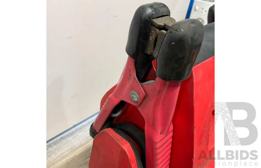 Snap on Jump Starter 12V Lead-Acid EEJP600 - Lot of 2