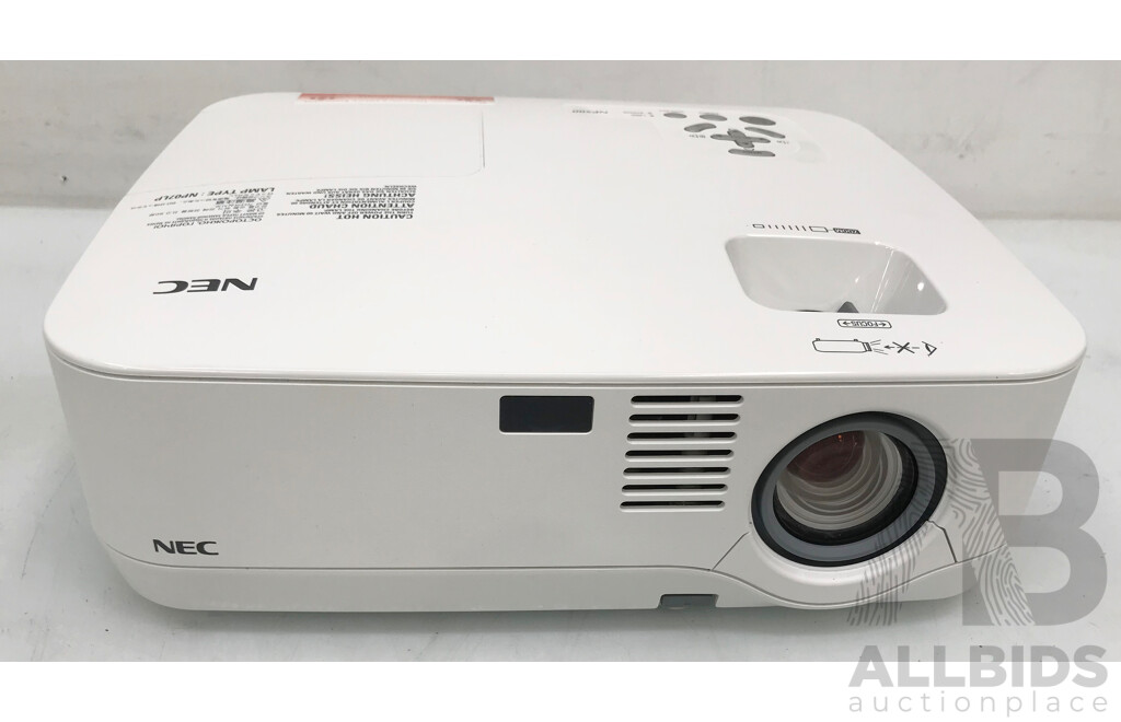 NEC NP500G UXGA LCD Projector