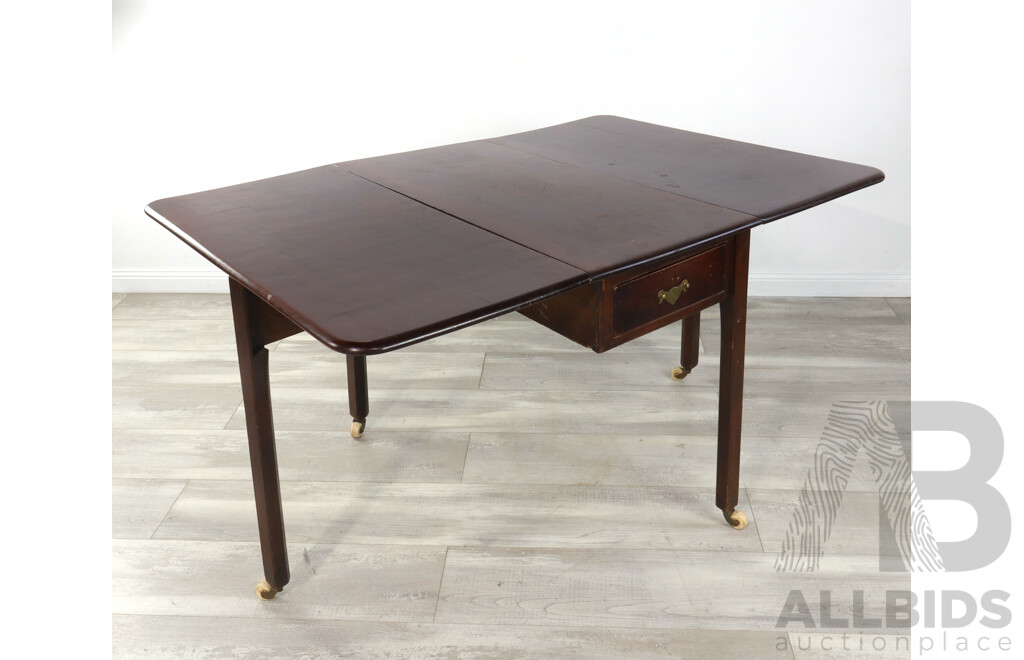 Edwardian Mahogany Gate Leg Table