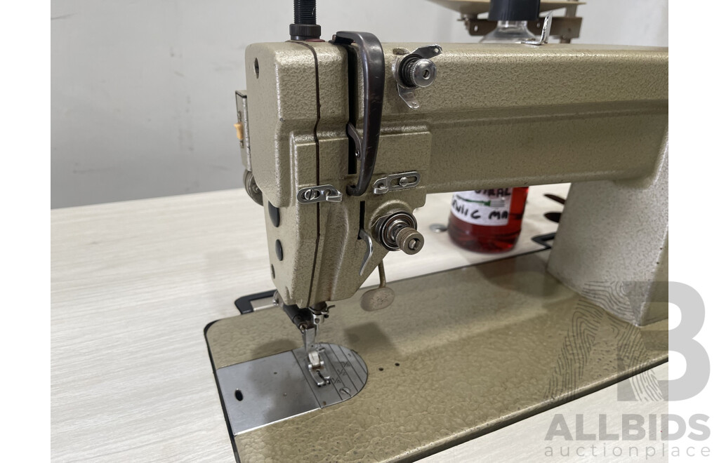 Mitsubishi LS2-190 Oil Bath Industrial Sewing Machine