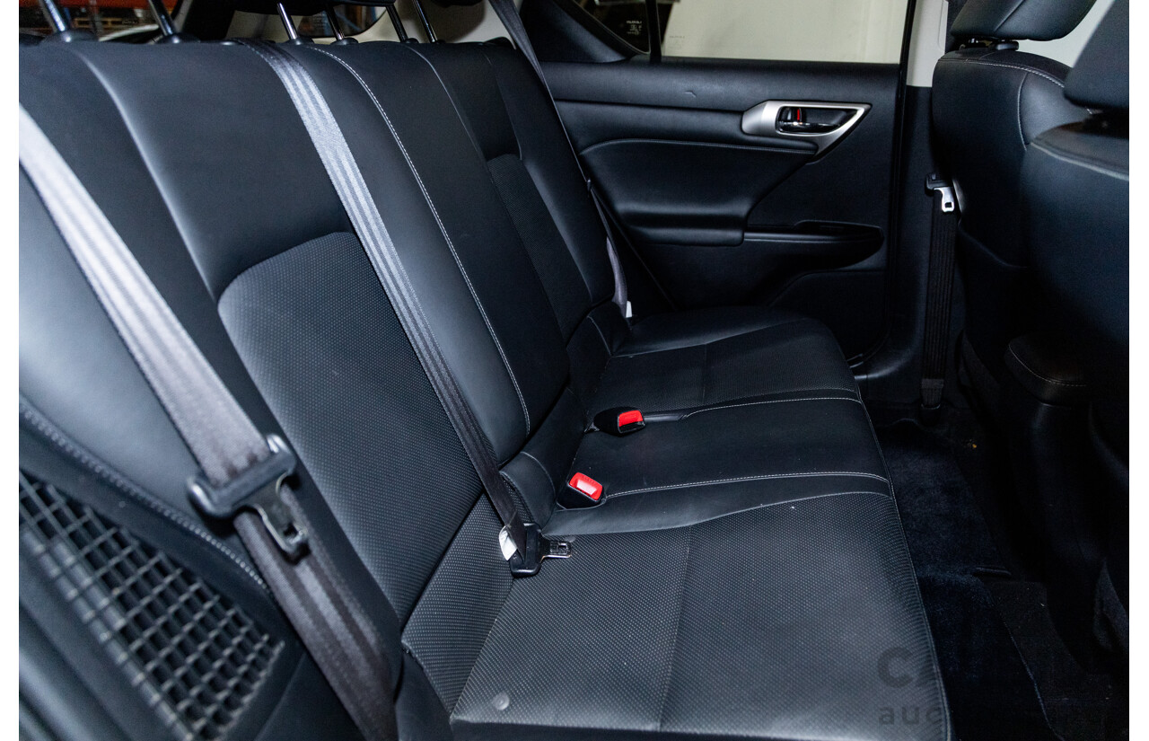 02/2015 Lexus CT 200H Hybrid Sports Luxury ZWA10R MY15 5D Hatchback Metallic Silver 1.8L