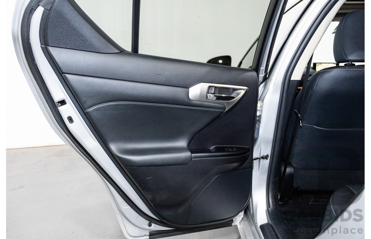 02/2015 Lexus CT 200H Hybrid Sports Luxury ZWA10R MY15 5D Hatchback Metallic Silver 1.8L